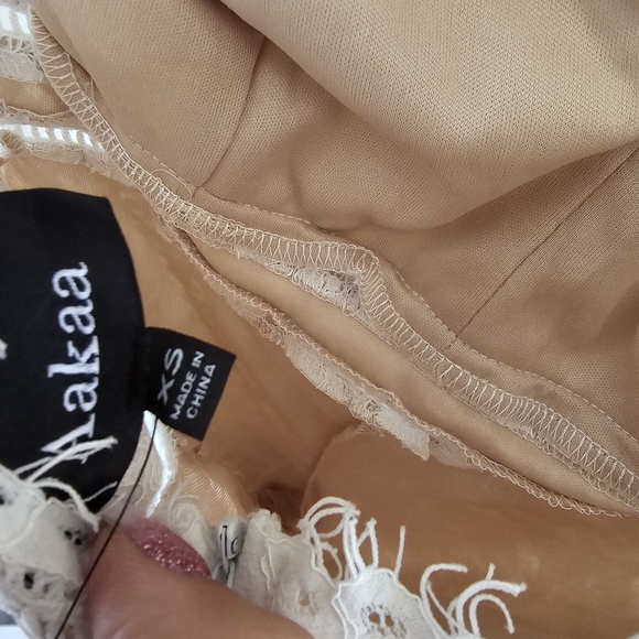 Aakaa White Lace Jumpsuit Sz XS NWT - Picture 10 of 10